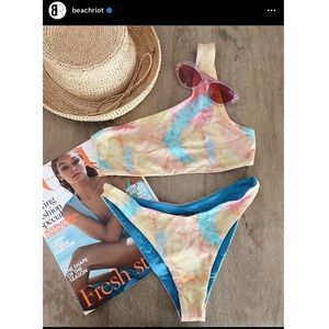 BR Swim Set Sz L - moving must go !!